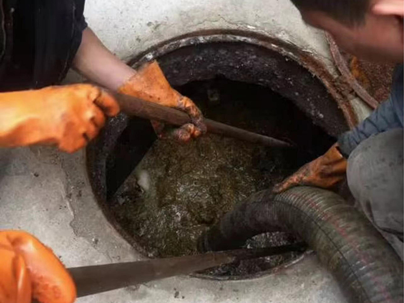 宝清清理化粪池时如何避免沼气的危害?